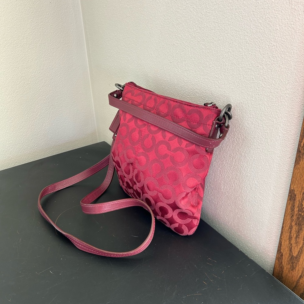 Coach Brooke Op Art Plum Red Signature Crossbody Bag - Picture 2 of 11